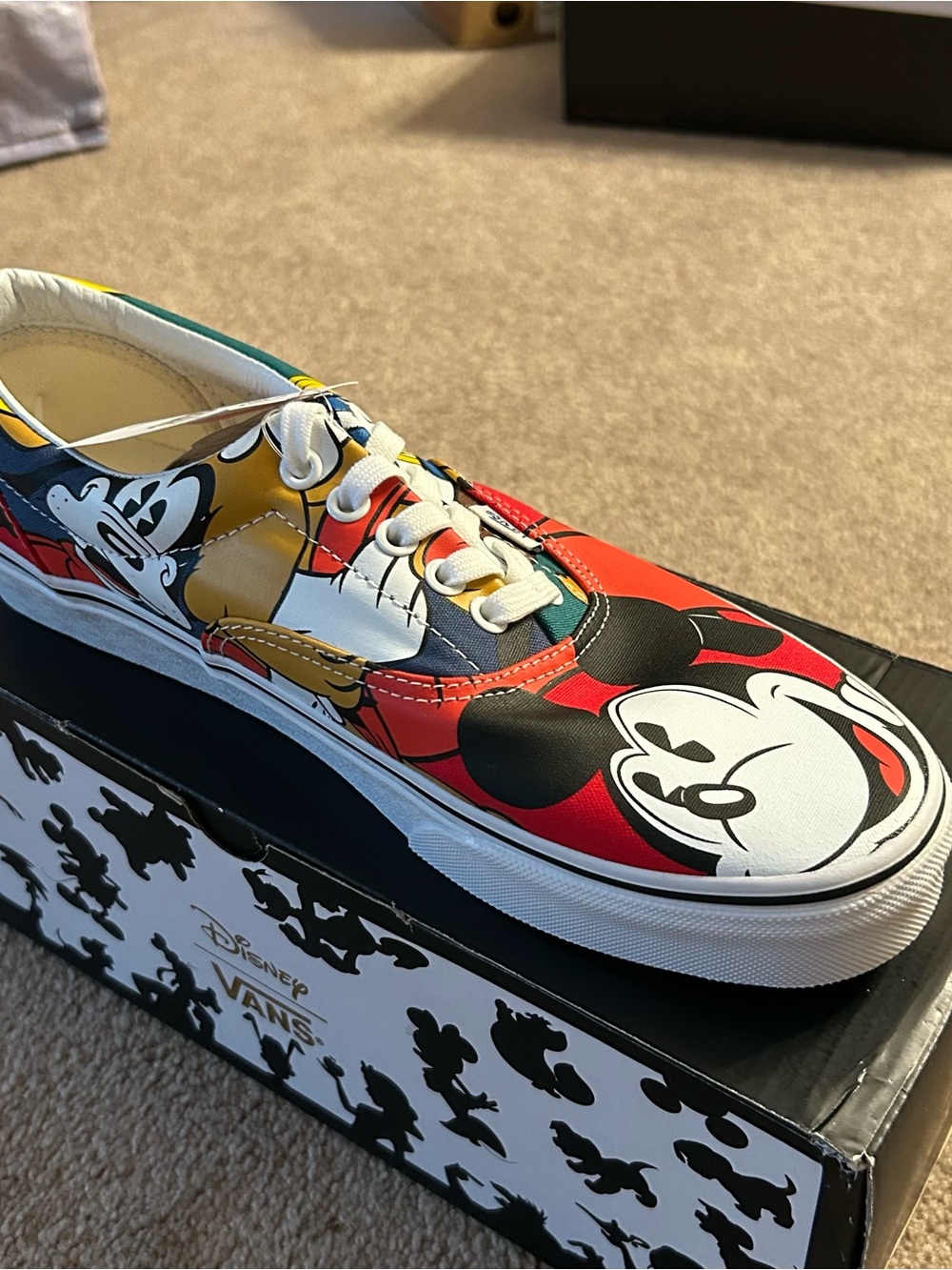 Vans Mens Mickey Mouse Multi-Color Low Top Sneaker